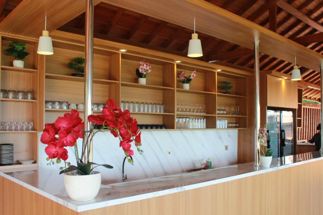 Sidemen Cabin | STHANATAPA HILL's