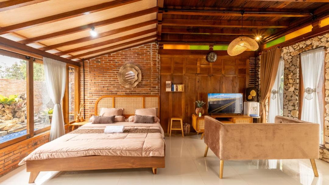 Pakem Villa | Villa Kaluna - 3 Bedroom Javanese Villa in Kaliurang