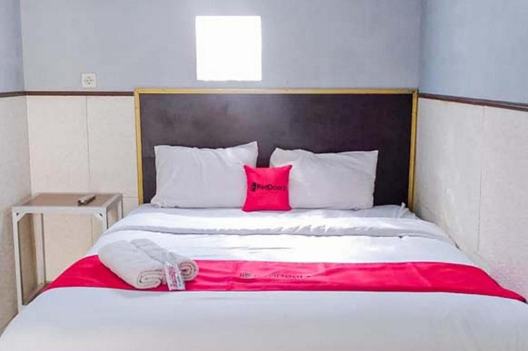 Pacitan Hotel | RedDoorz Syariah at Griya Soeratin Pacitan