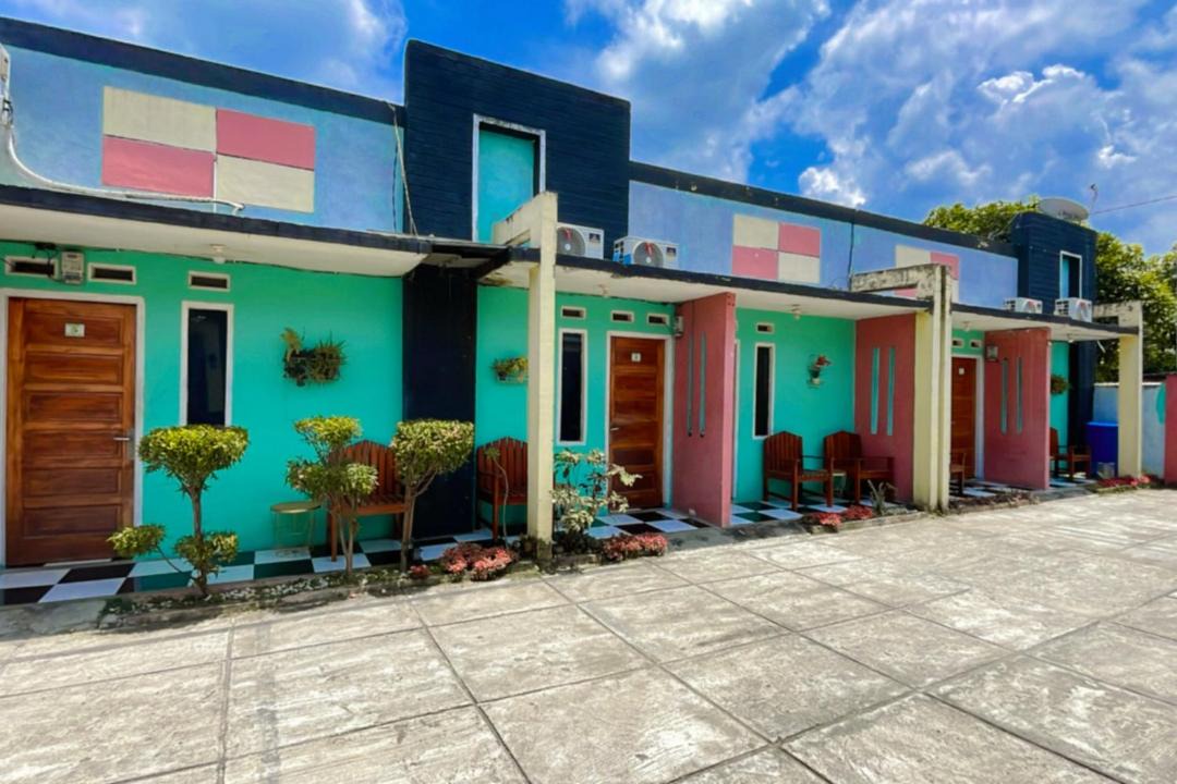 Lubuklinggau Hotel | RedDoorz near Jalan Angsana Lubuk Linggau