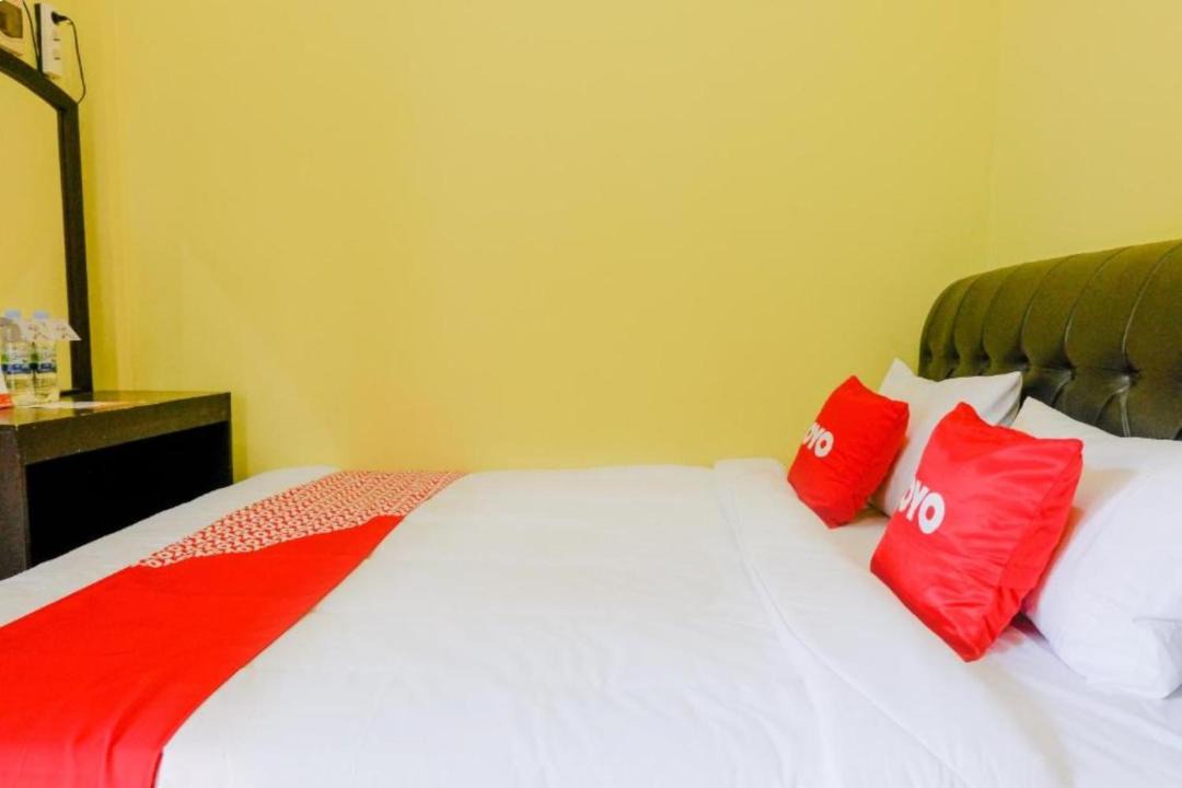 Madiun Hotel | OYO 1784 Hj. Aniek Residence
