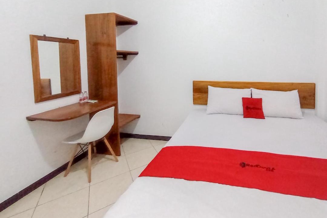 Purwokerto Hotel | RedDoorz Syariah near Universitas Jenderal Soedirman 3