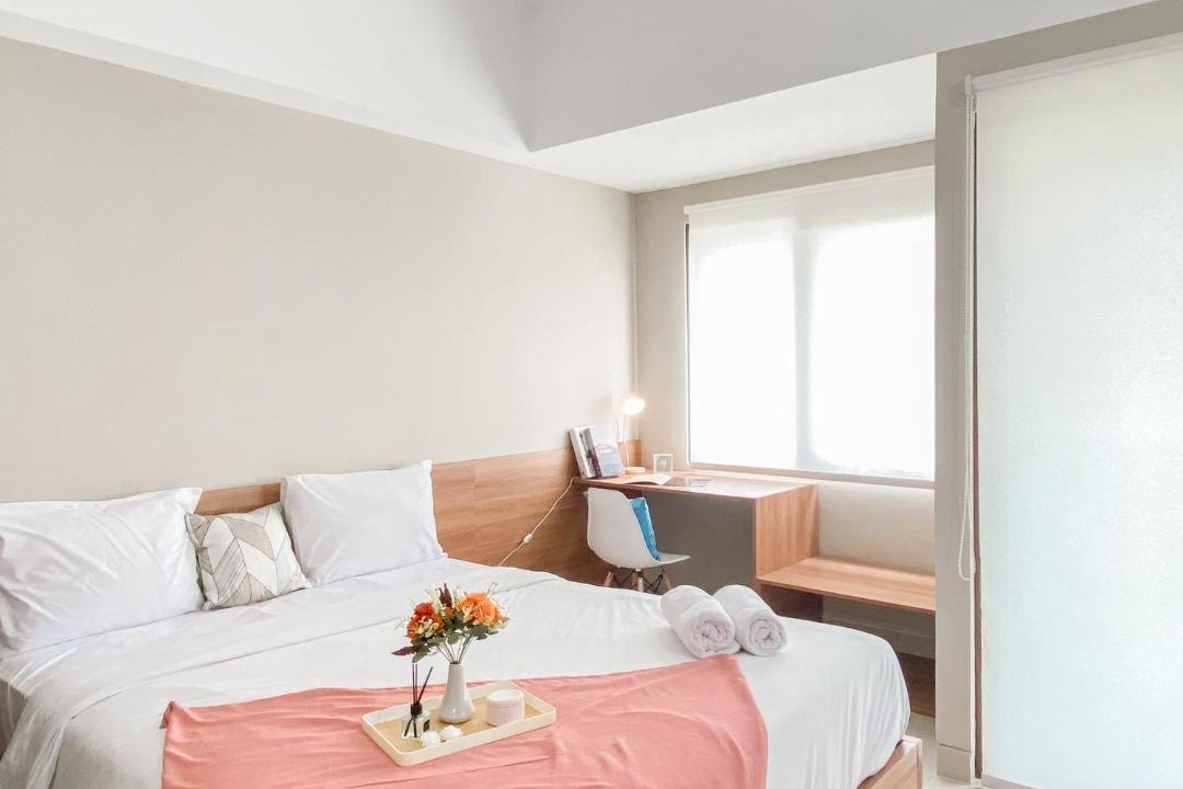 Duren Sawit Apartment | Modern Look Studio Apartment at Gateway Park LRT City Jatibening By Travelio