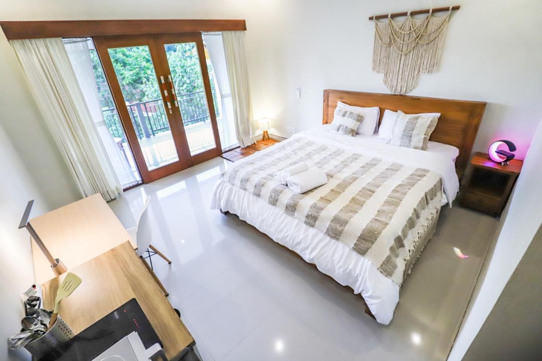 Lodtunduh House | Modern Room w/ Desk, Kitchenette & 2 Rest Zones-1