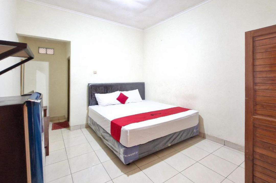 Madiun Hotel | Reddoorz at Griya Kampar Madiun