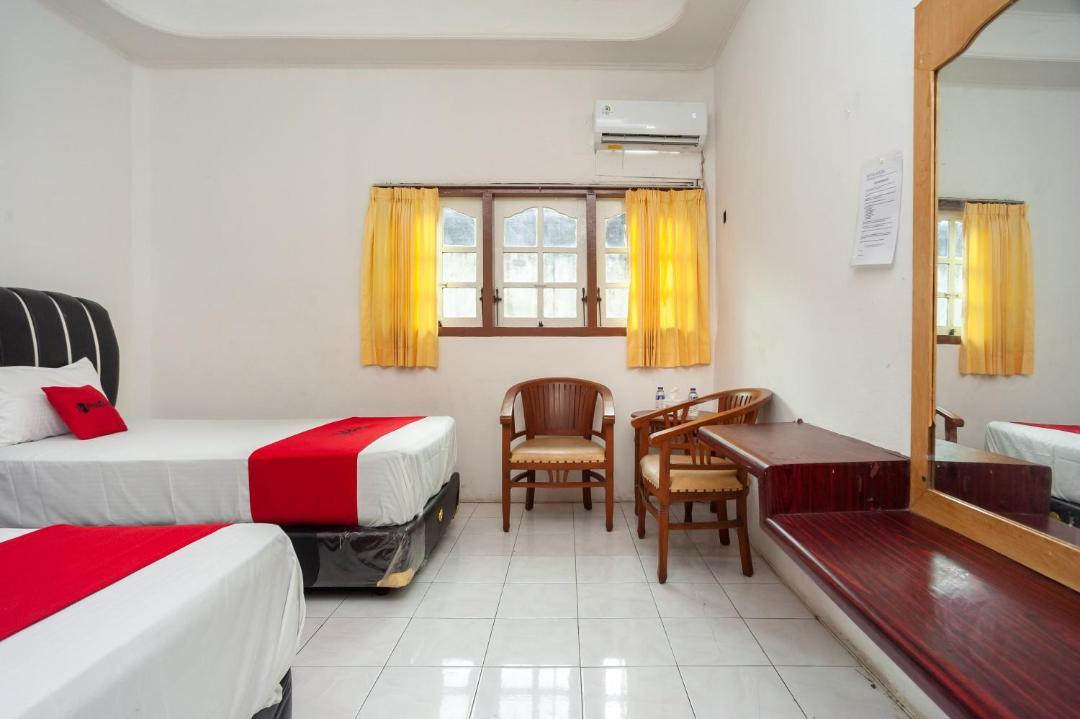 Jambi Hotel | RedDoorz @ Jalan Jendral Sudirman Jambi 2