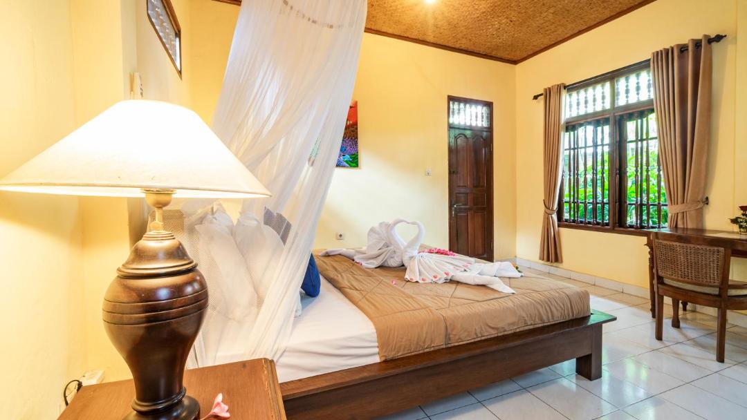 Senggigi House | Cafe Wayan Cottages Senggigi