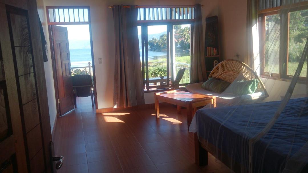 Tuk Tuk Bed & Breakfast | Toba Sunset