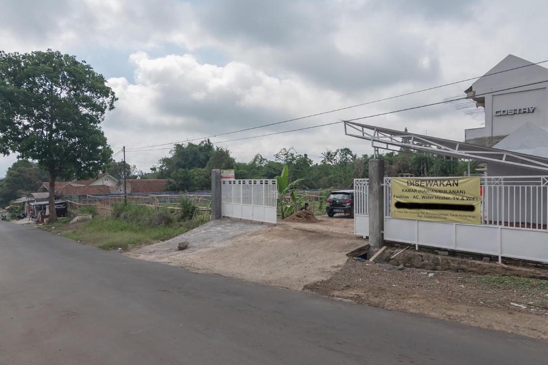 Jambelaer Hotel | RedDoorz Syariah near Wisata Situ Gunung Sukabumi