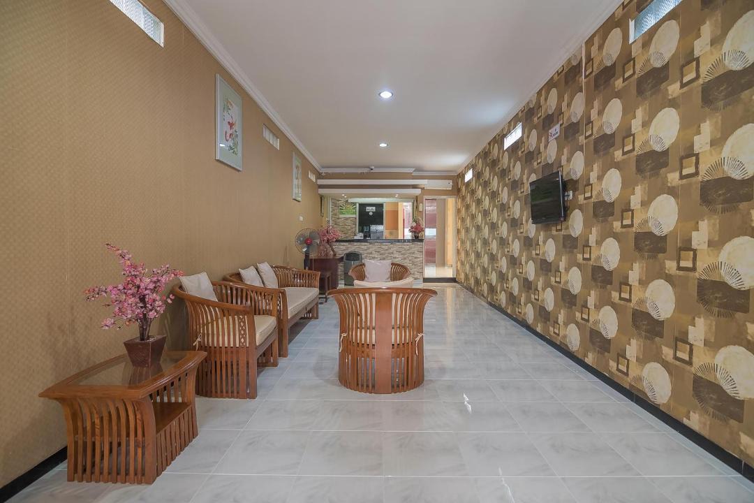 Semarang House | RedDoorz near MT Haryono Semarang