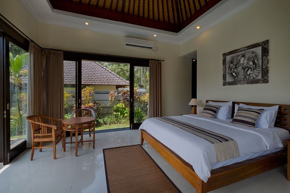 Photo of Bedroom in Keliki