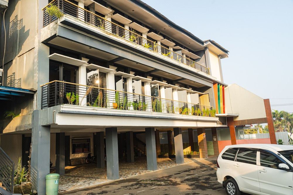 Photo of Buildings in Megamendung