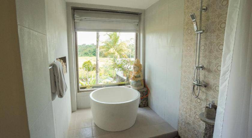 Photo of Bathroom in Taro