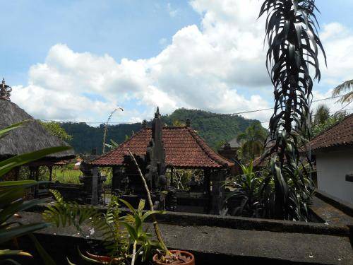 Photo of Buildings in Sidemen