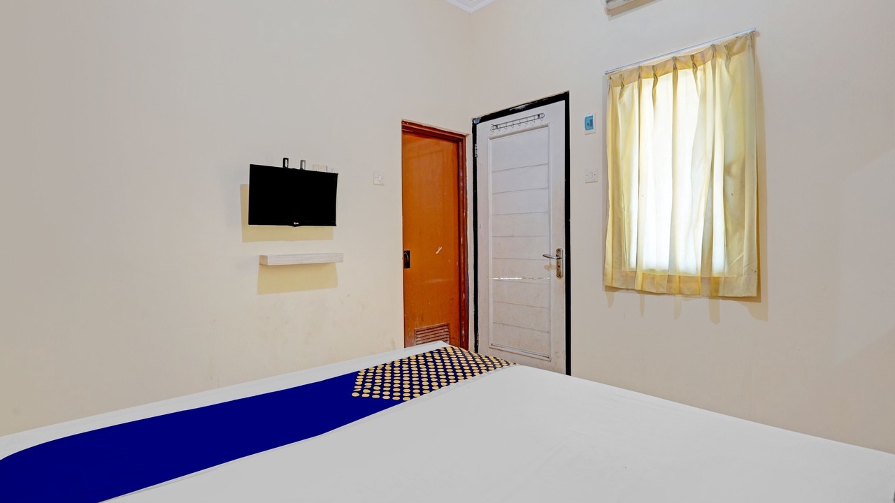 Photo of Bedroom in Hargomulyo
