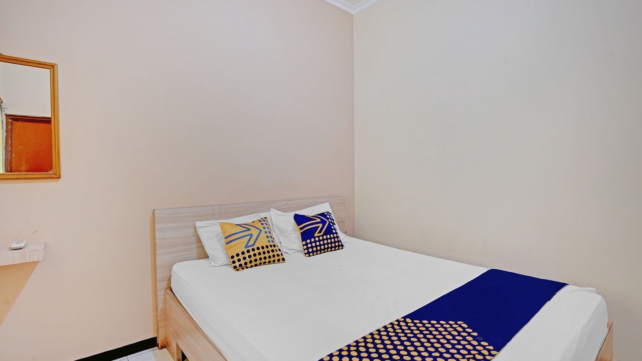 Photo of Bedroom in Hargomulyo