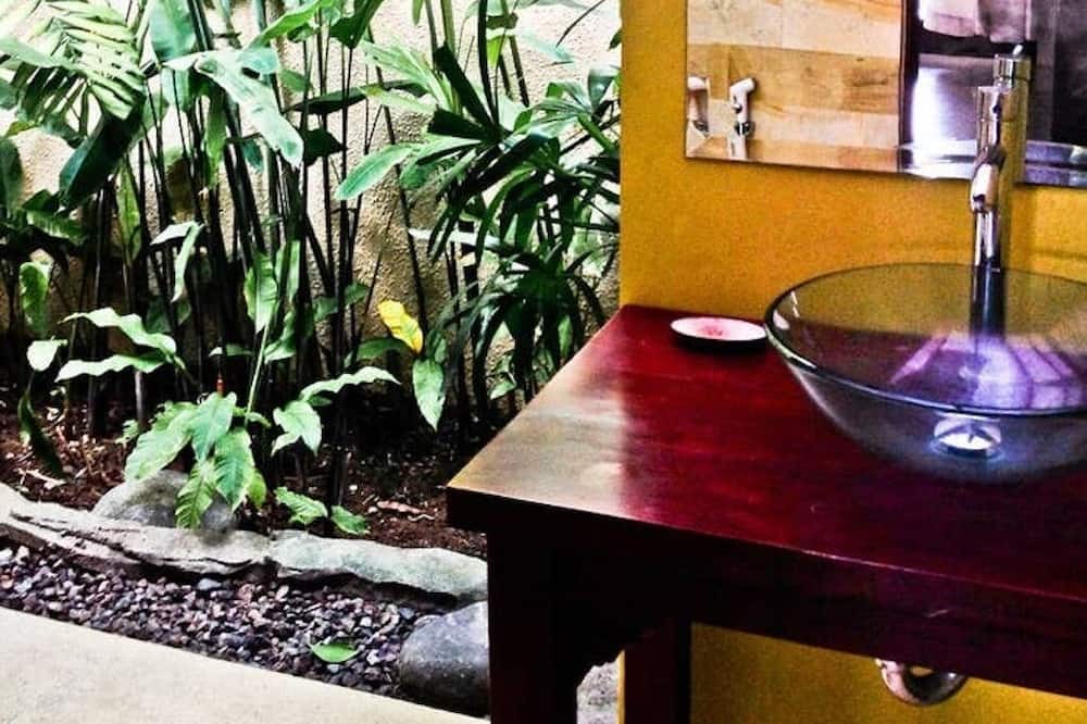 Photo of Bathroom in Lodtunduh