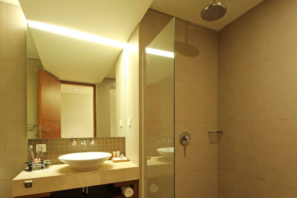 Photo of Bathroom in Sunset Road