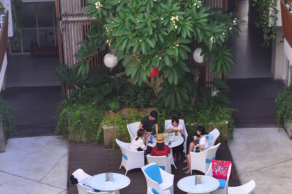Photo of Patio Balcony in Sunset Road