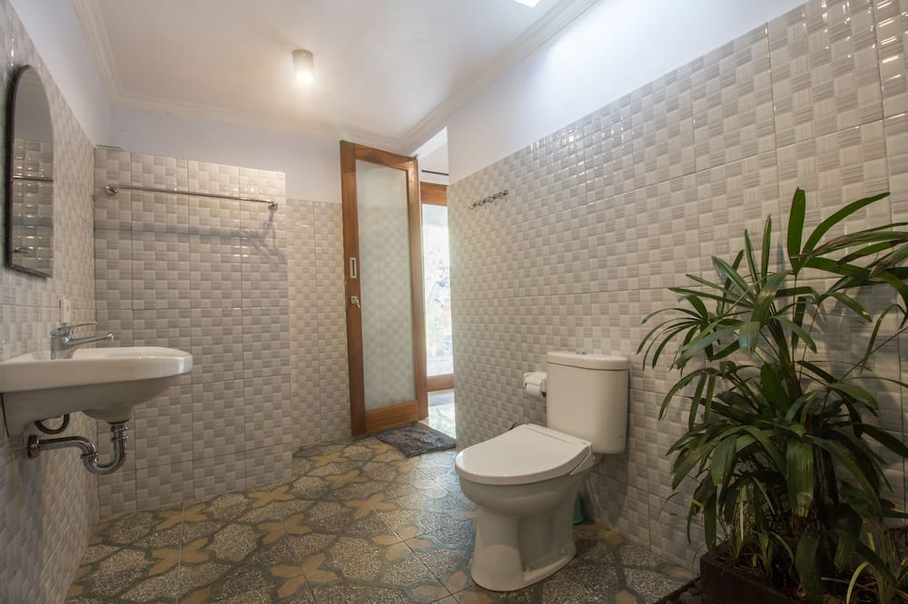 Photo of Bathroom in Lodtunduh