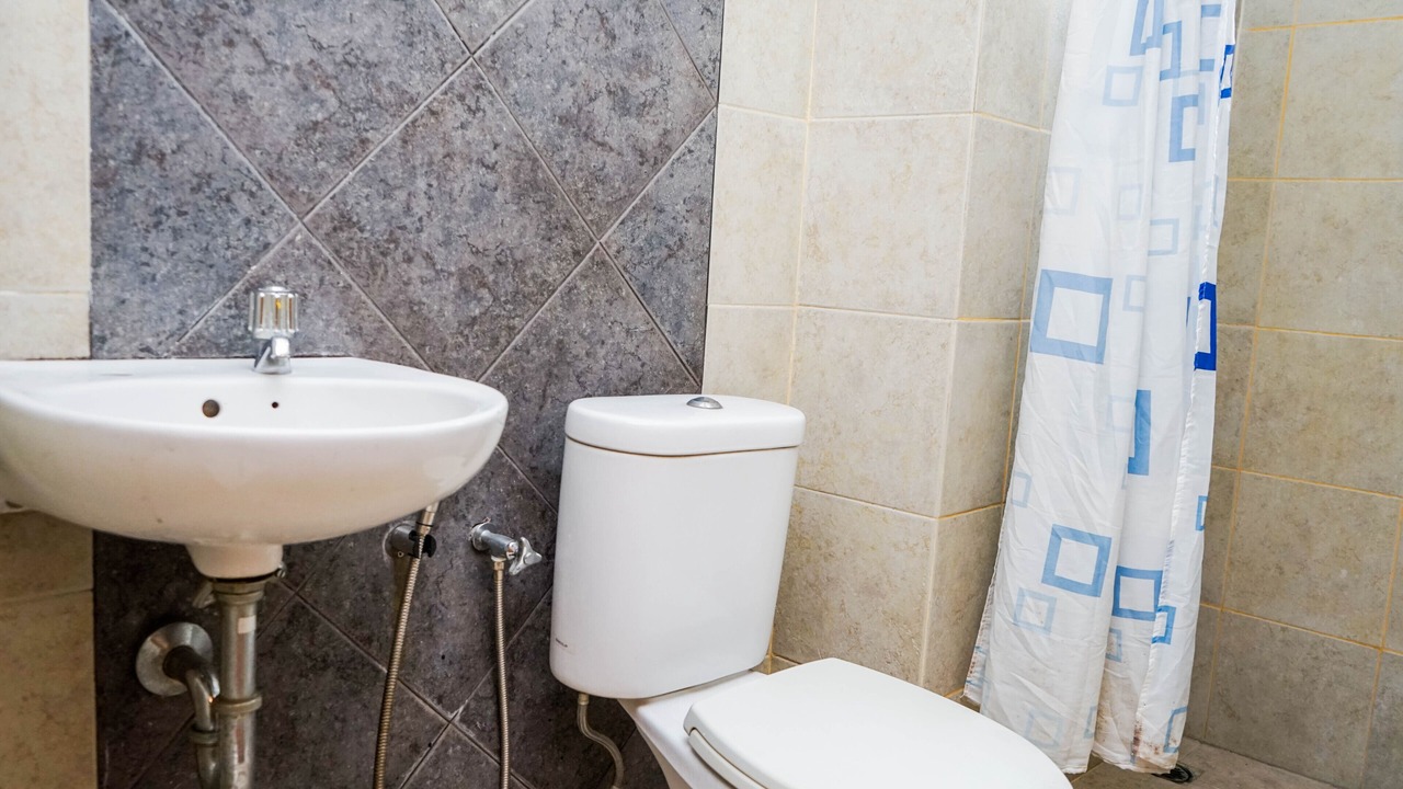 Photo of Bathroom in Panunggangan Utara