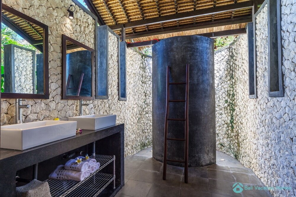 Photo of Bathroom in Dencarik