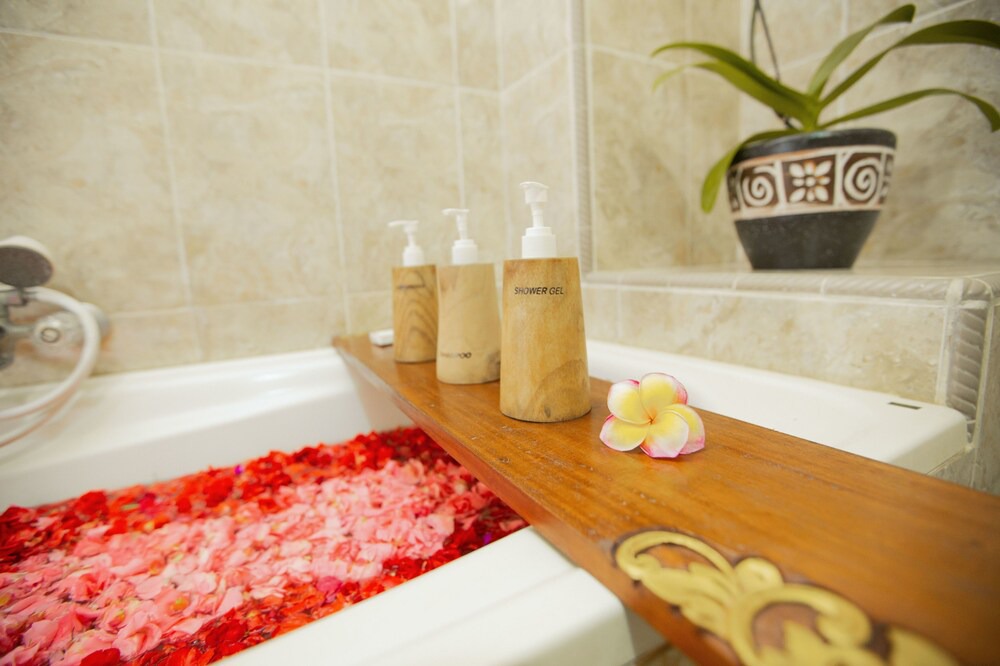 Photo of Bathroom in Kaliasem