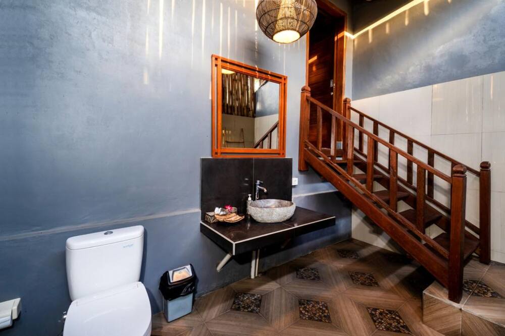 Photo of Bathroom in Mushroom Bay
