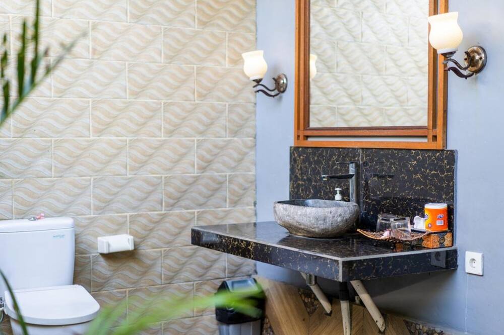 Photo of Bathroom in Mushroom Bay
