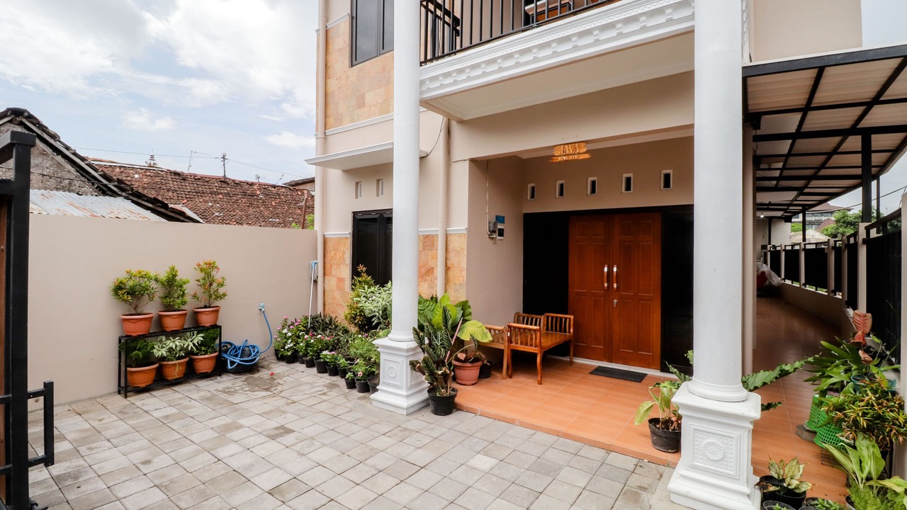 Photo of Patio Balcony in Central Yogyakarta
