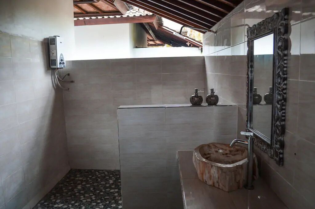 Photo of Bathroom in Selat