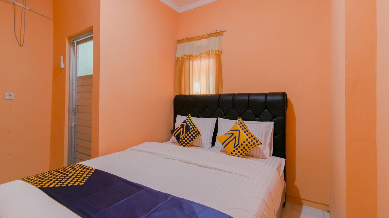 Photo of Bedroom in Tjihadak