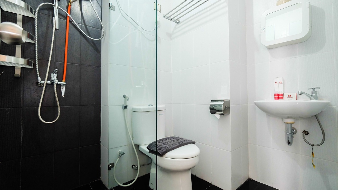 Photo of Bathroom in Jatinegara