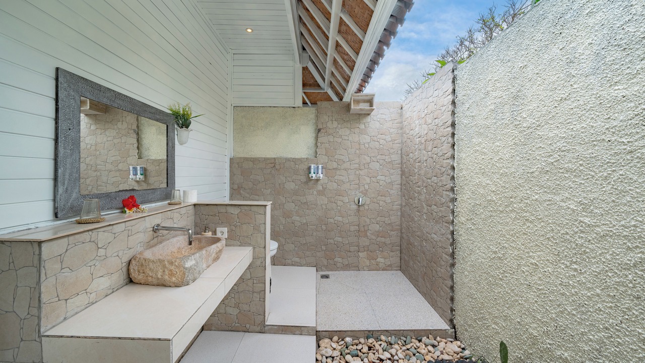 Photo of Bathroom in Mushroom Bay