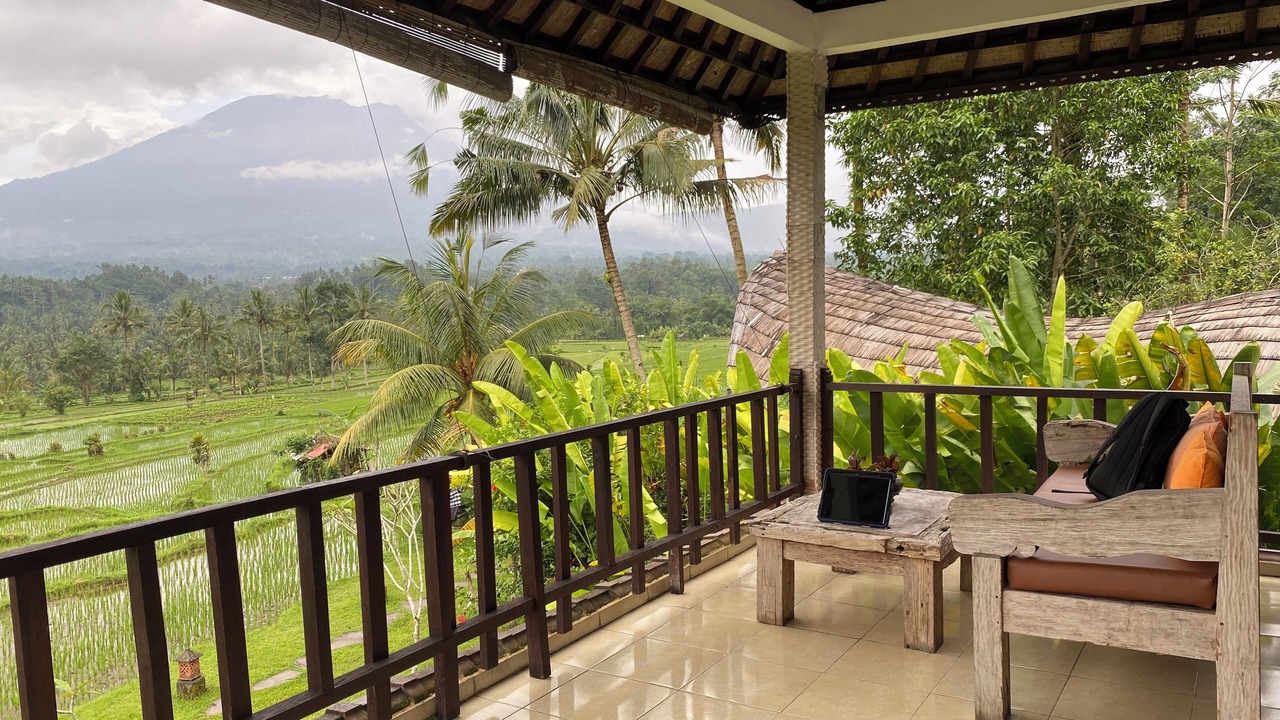Photo of Patio Balcony in Selat