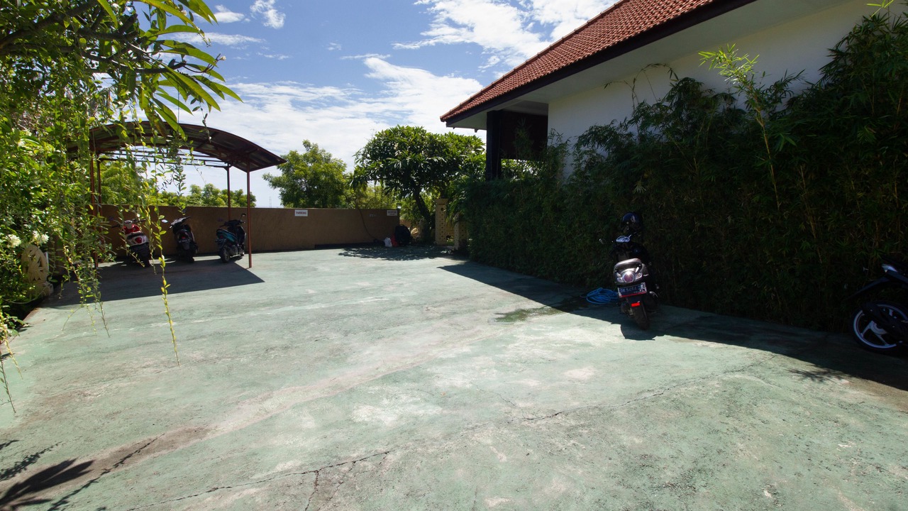 Photo of Others in Tulamben