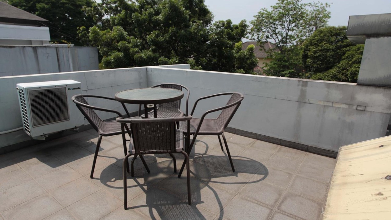 Photo of Patio Balcony in East Jakarta