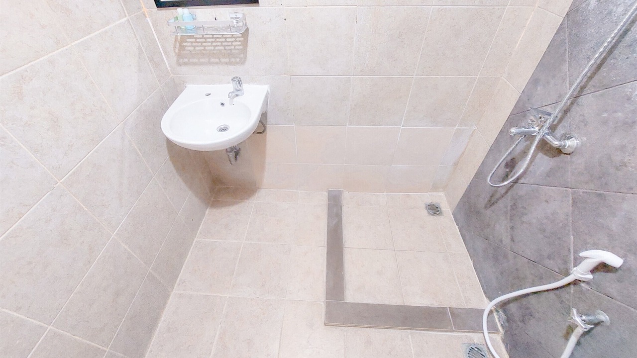 Photo of Bathroom in Panunggangan Utara