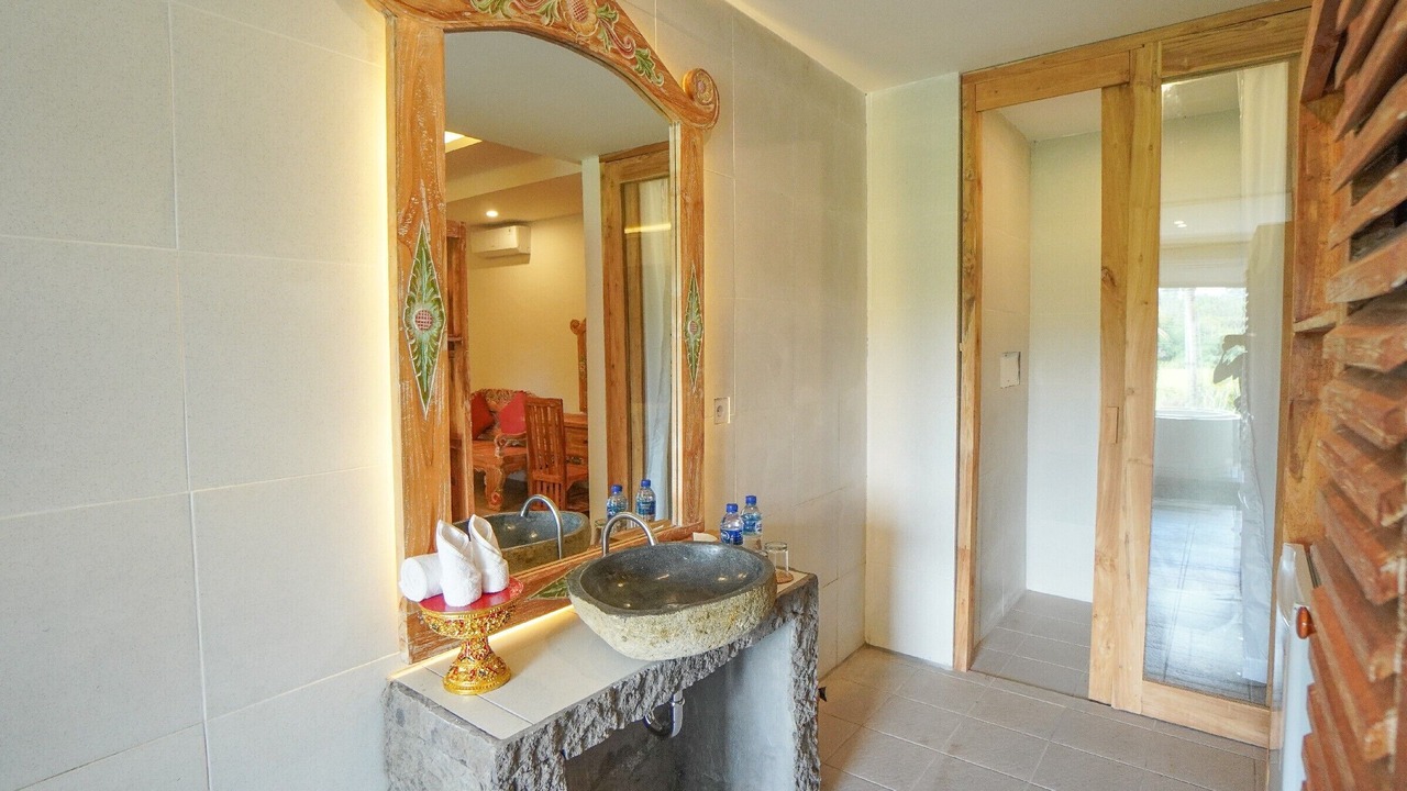 Photo of Bathroom in Taro