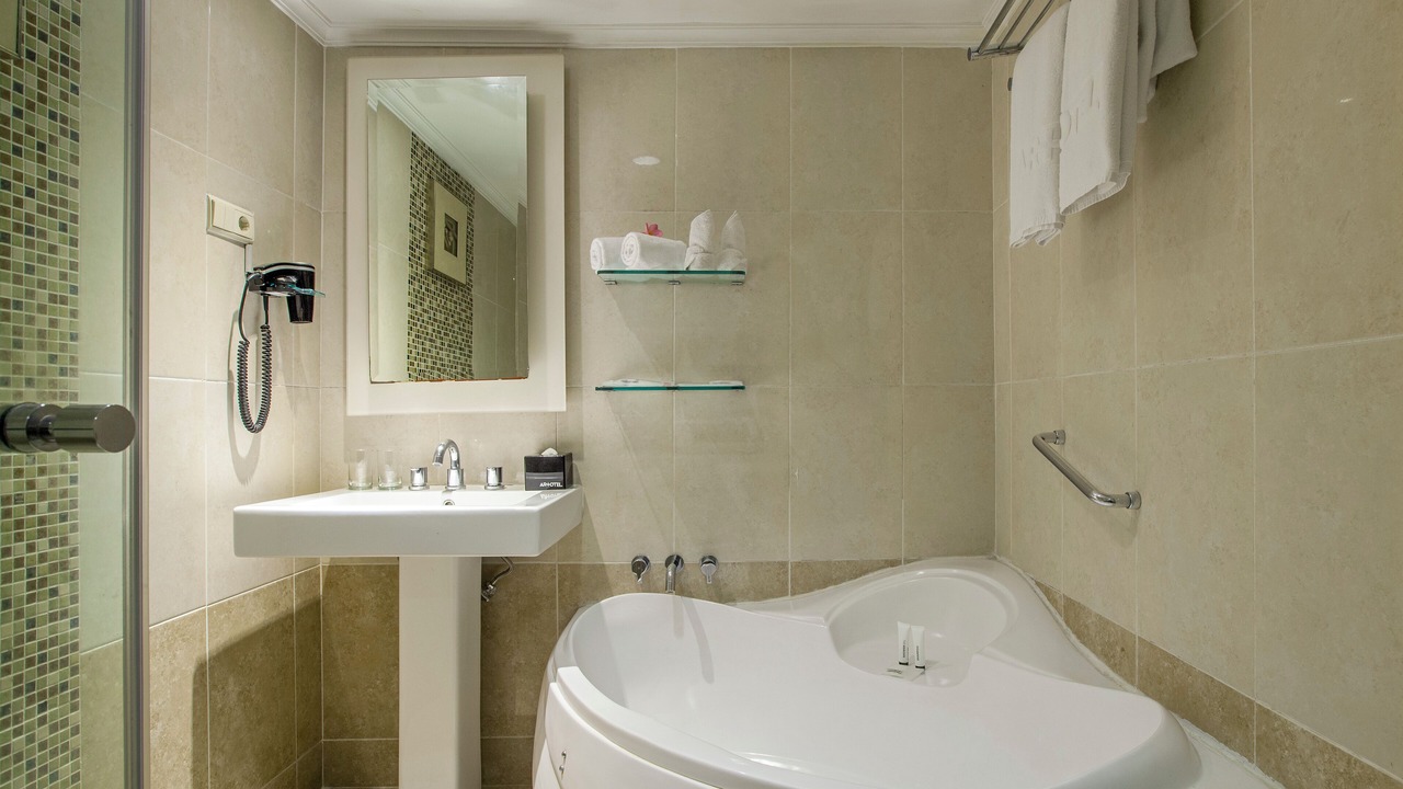 Photo of Bathroom in Senayan