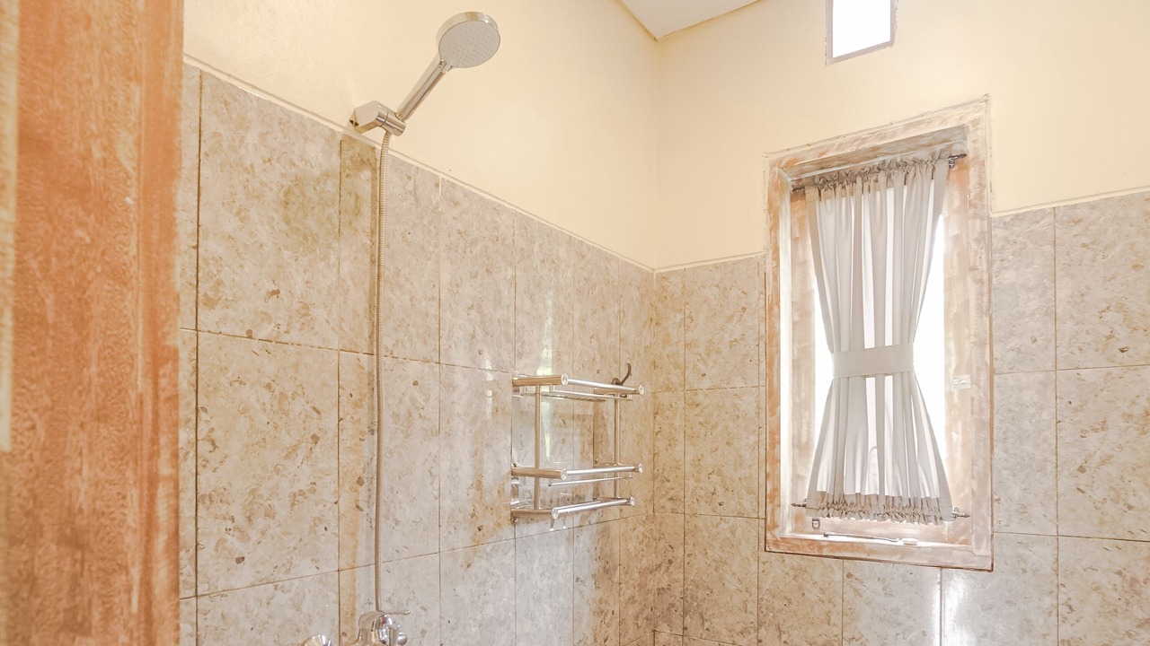 Photo of Bathroom in Singakerta