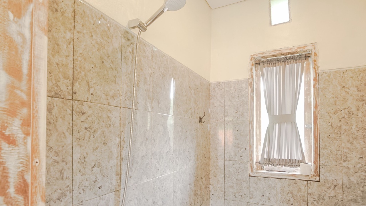 Photo of Bathroom in Singakerta