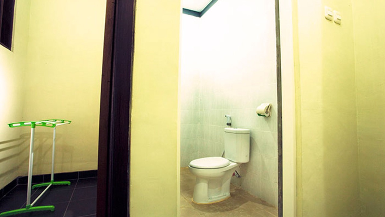 Photo of Bathroom in Sunset Road