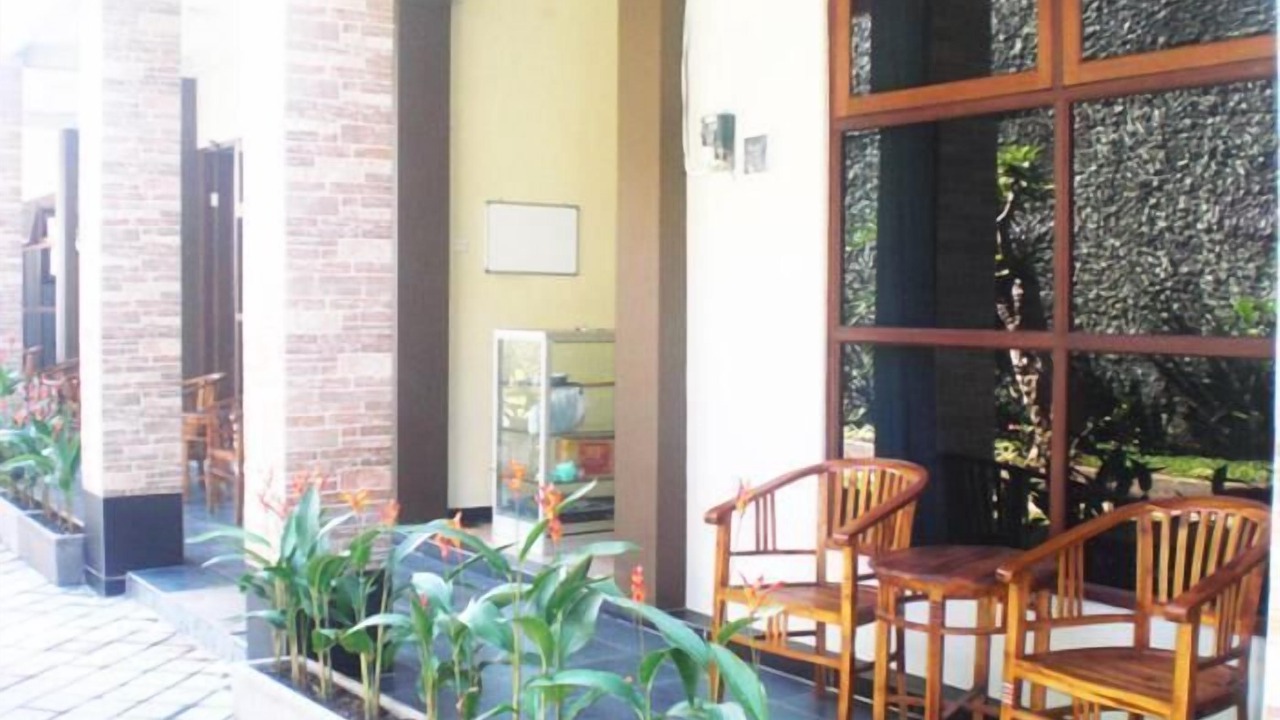 Photo of Patio Balcony in Sunset Road