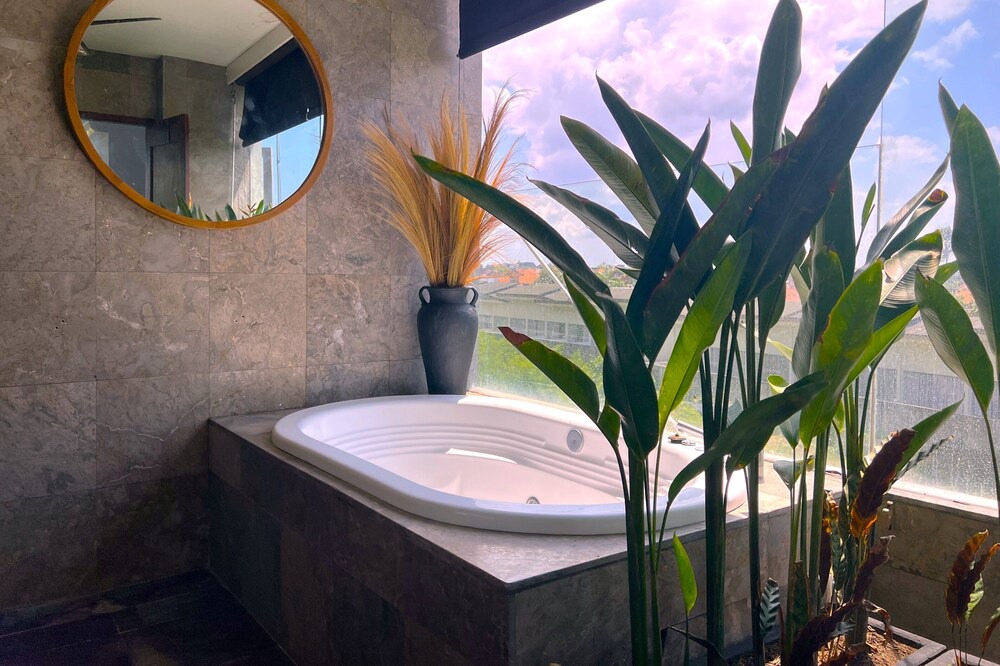Photo of Bathroom in Petitenget
