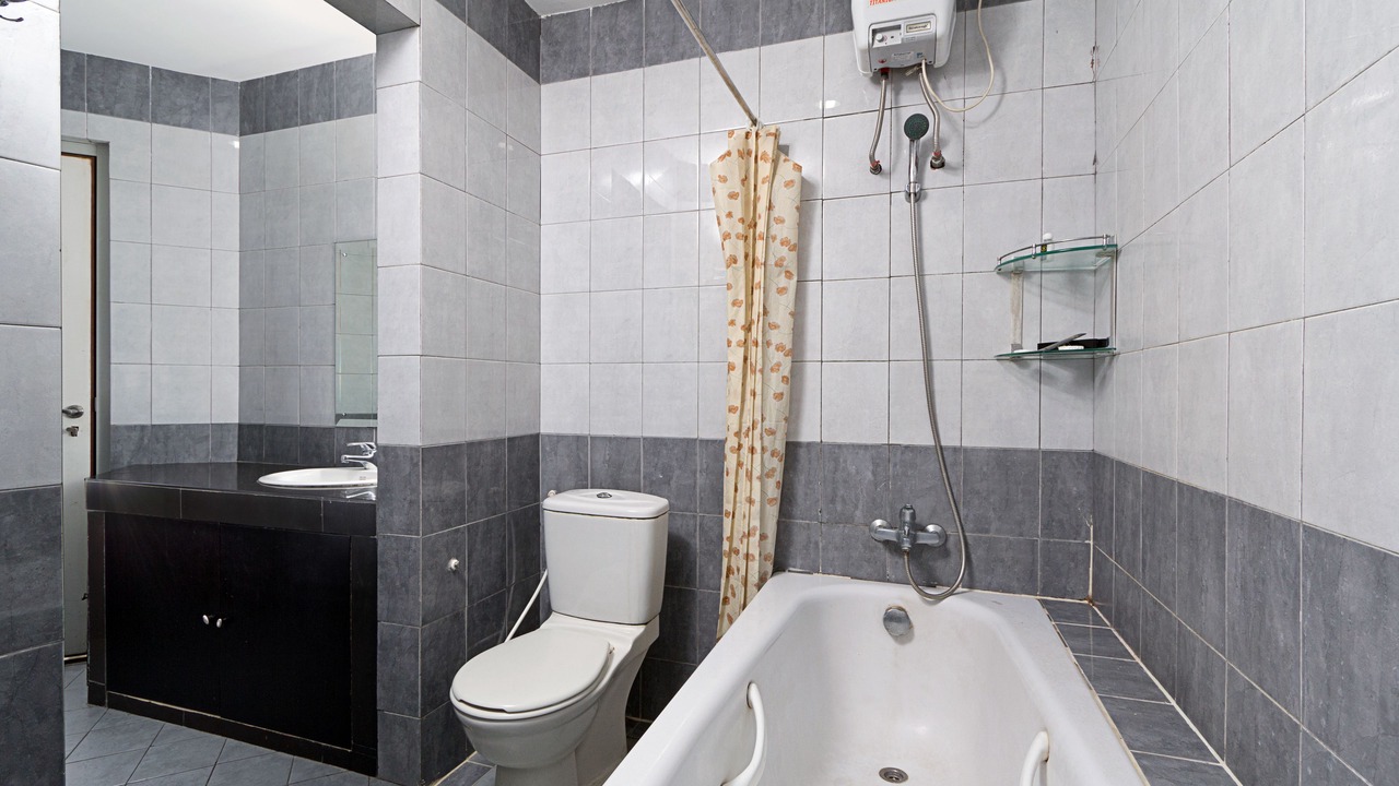 Photo of Bathroom in Muarakarang
