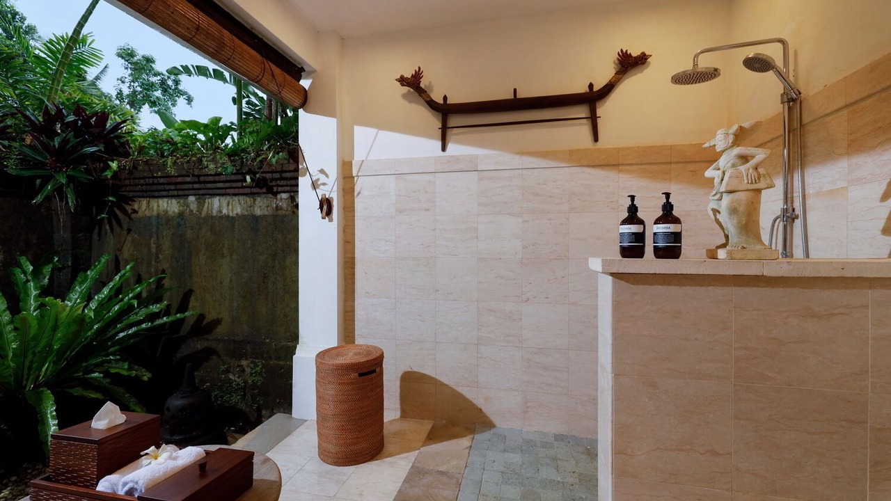 Photo of Bathroom in Kedewatan