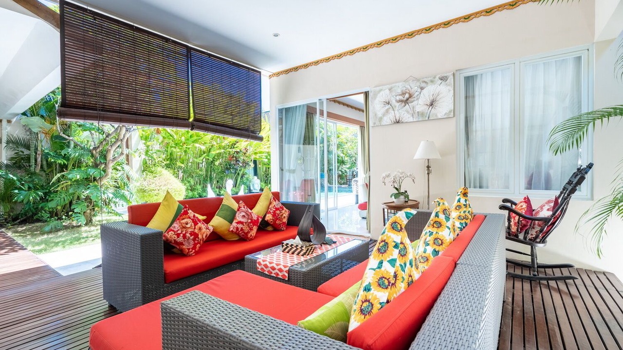 Photo of Patio Balcony in Sunset Road