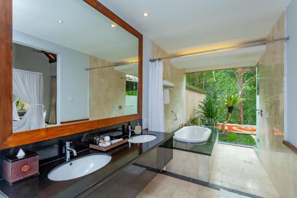 Photo of Bathroom in Sambahan