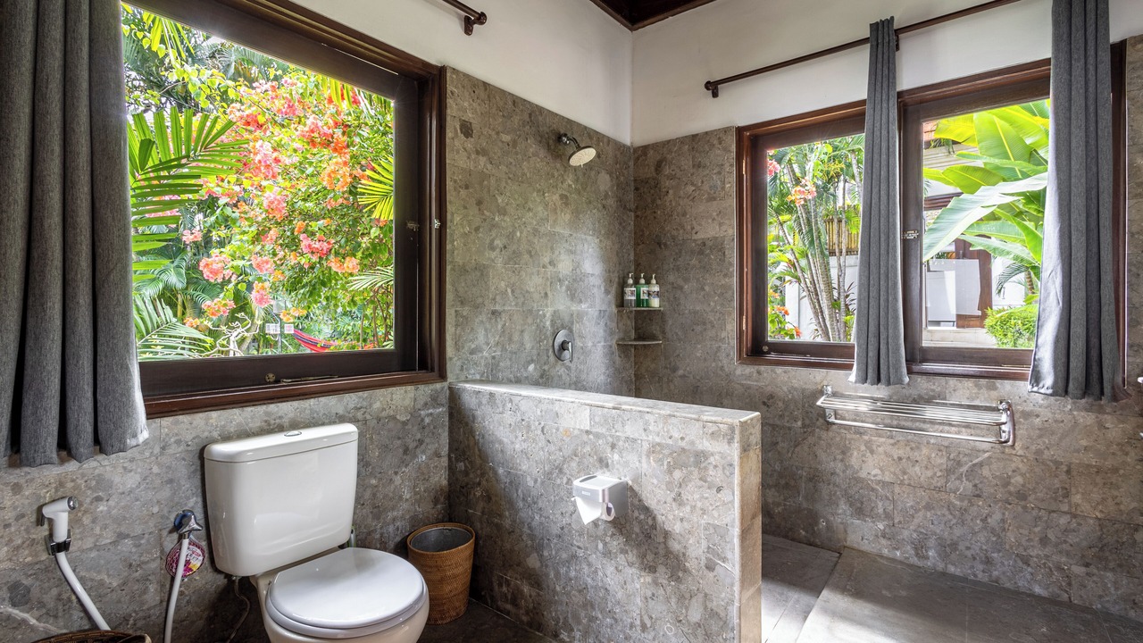 Photo of Bathroom in Laksmana